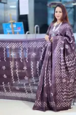 mom batik saree