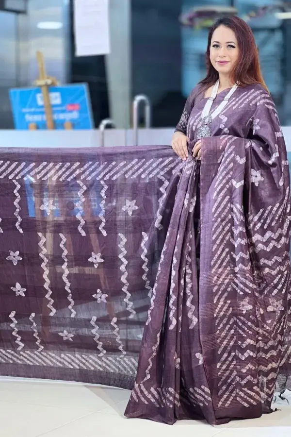 mom batik saree