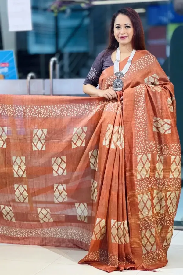 mom batik saree 12