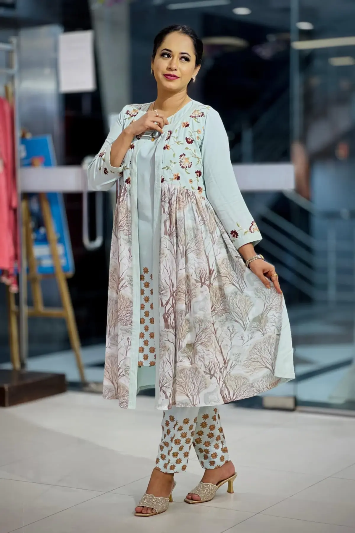 light pest viscose screen printed & hand embroided shrug set