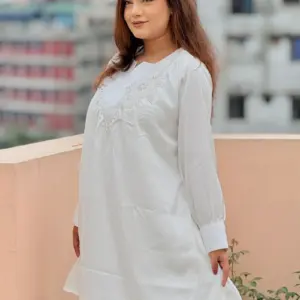 white color georgette tops
