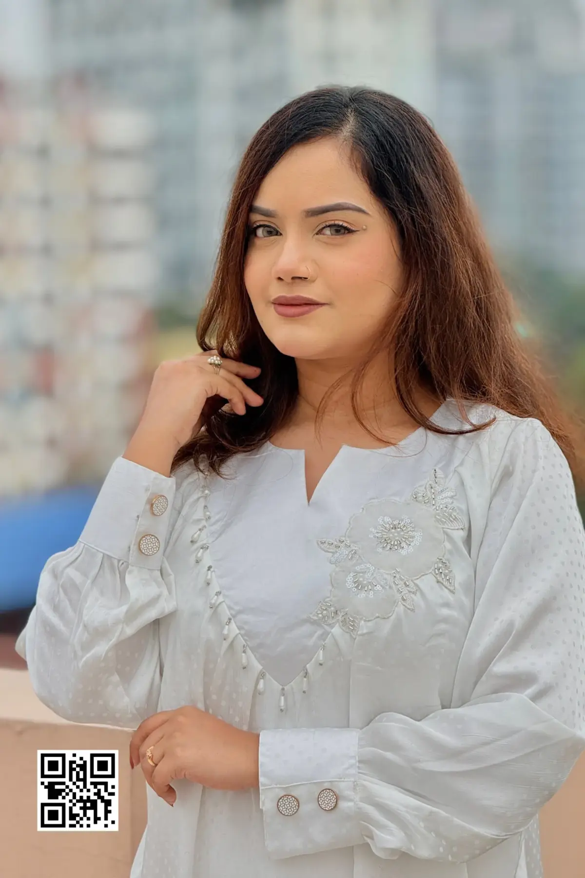 white color georgette tops