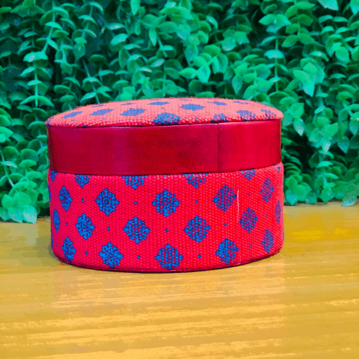 ornament box round